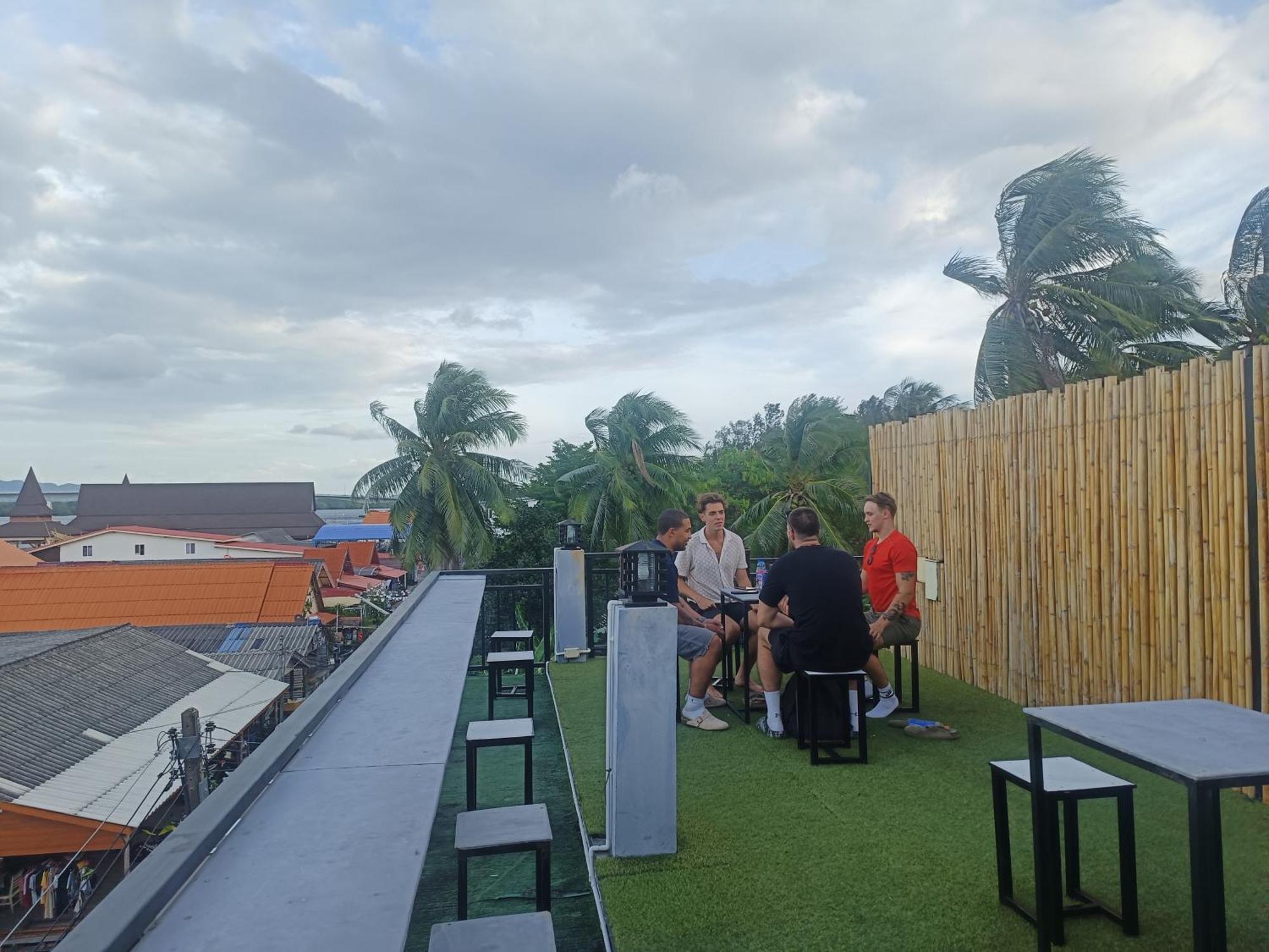 Lanta Chaolay Hostel Koh Lanta Bagian luar foto